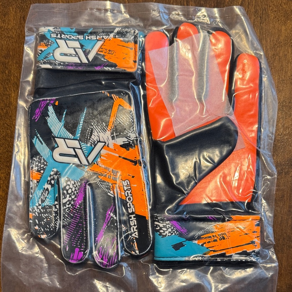 Kids Soccer Gloves - Black and Orange - Picture 2 of 2